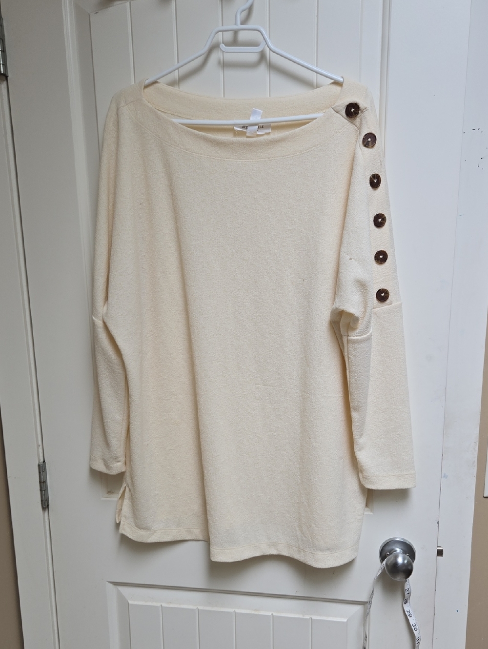 Addition ELLE Women's Plus Size 1x Women’s Cream Long-Sleeve Button-Shoulder Top